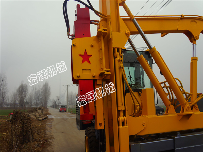 公路護欄打樁機液壓錘怎么操作？宏潤機械